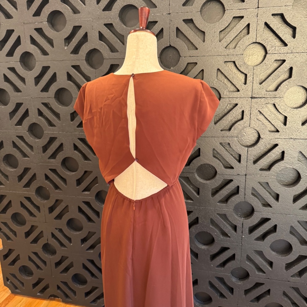 Aritzia Babaton | Hamptons Midi Dress - Picture 4 of 12